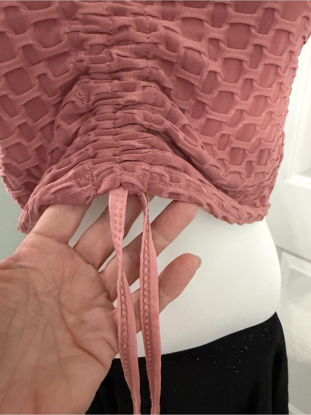 Zhu’s Rose Textured Ruched Drawstring Crop Top - Picture 2 of 7